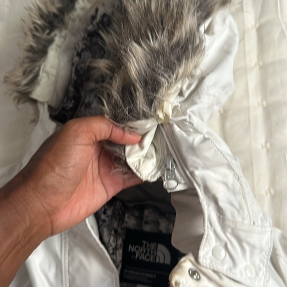 North Face Women’s Arctic Parka - Picture 3 of 4